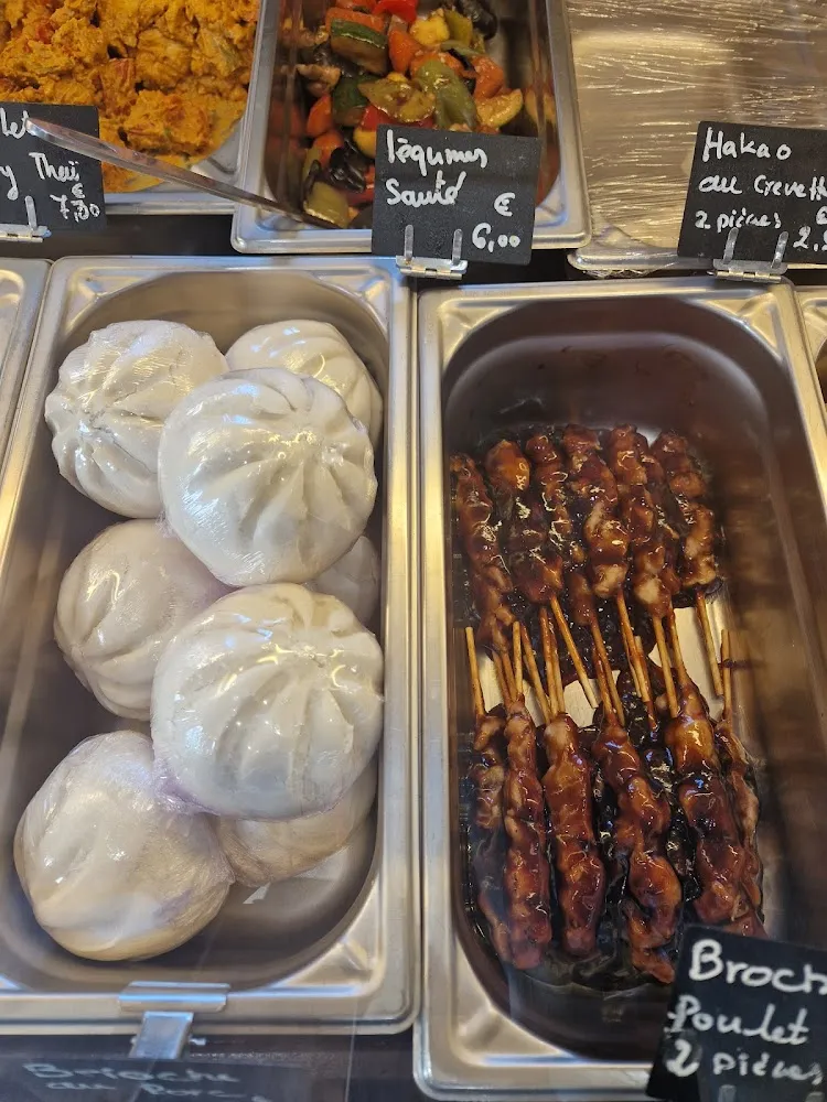 Banh Bao Et Brochette de Poulet
